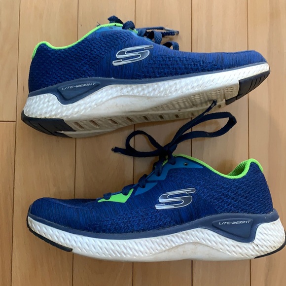 🌟HostPick🌟Skechers Sneakers- size 3 Boys Youth - Picture 1 of 13